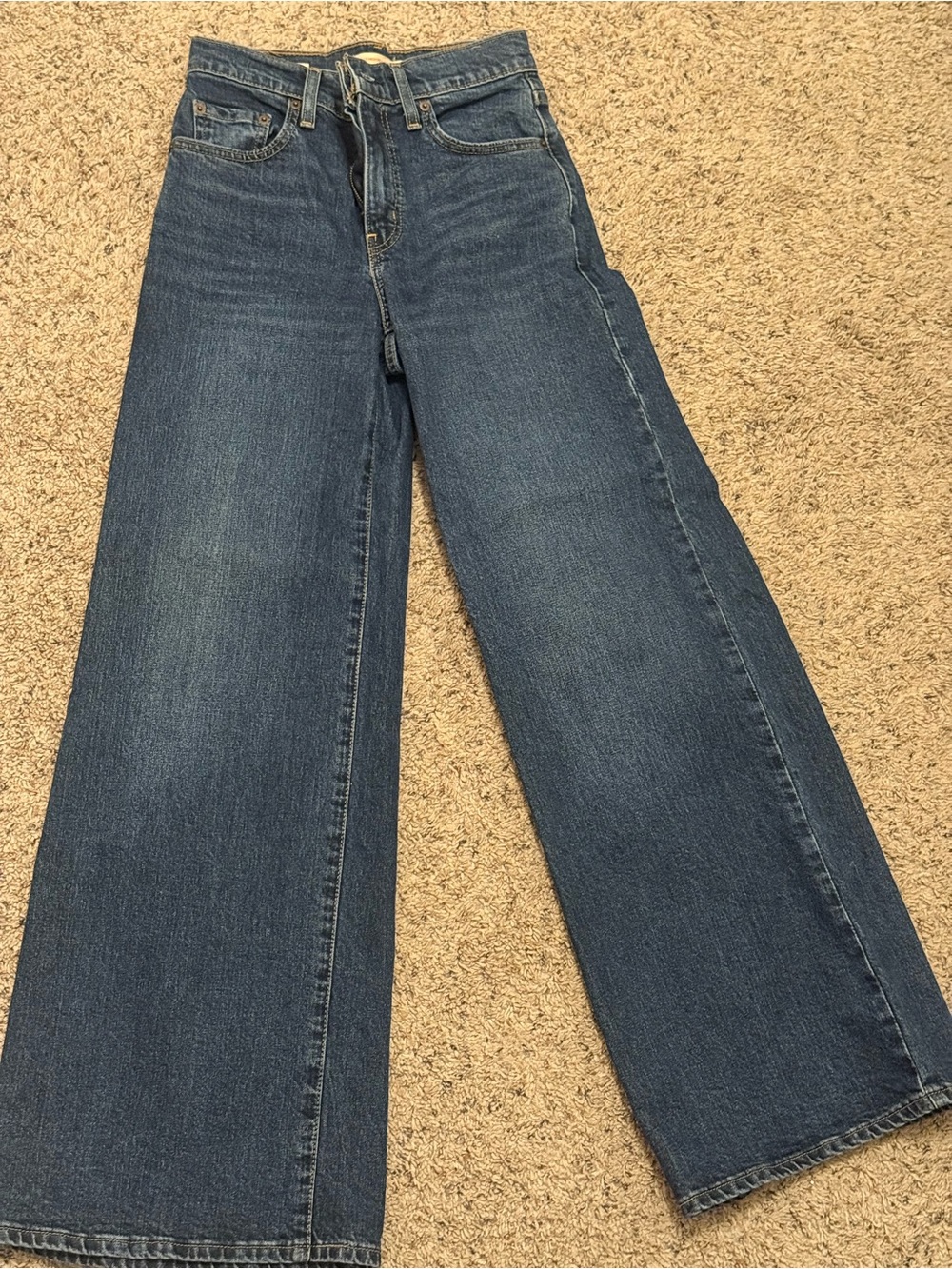 Levi's Wide-Leg High-Rise Jeans in Medium Blue